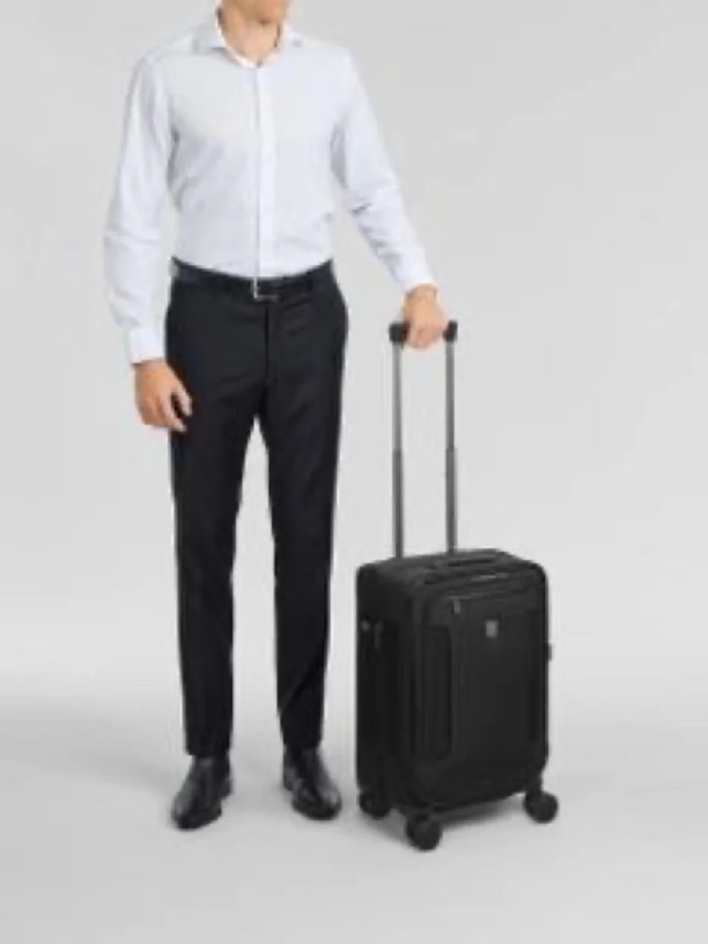 Victorinox Werks Traveler 7.0 Frequent Flyer Carry-On Spinner Upright 🕴🏖